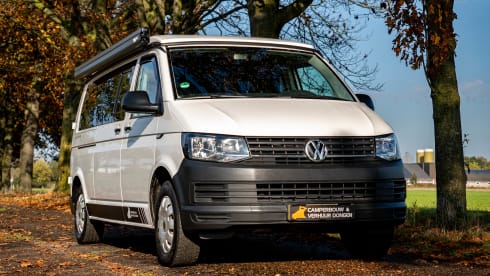 Volkswagen T5/6 5 person camper for rent