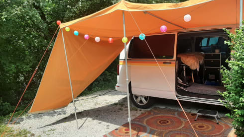2p Volkswagen bus camper from 2017