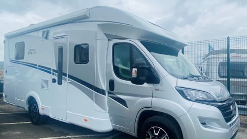 Camilla Camper – Fiat Dethleffs Luxury Motorhome 4 berth 