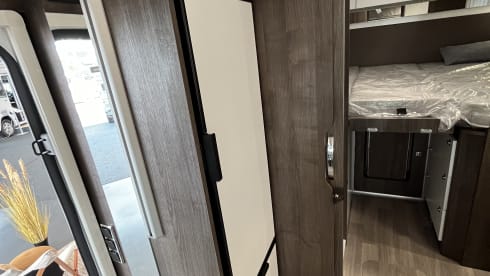 Cocoon 463 – 4p Benimar semi-integrated from 2024