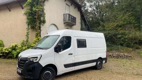 Stealth camper  – 2 berth Renault bus from 2021