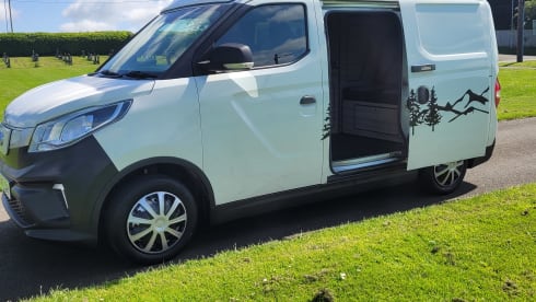 Maxi – Fully electric 2 berth campervan 