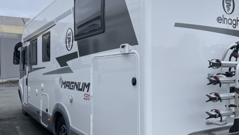 Oscar – Camping-Car Intégral 5 Places Boîte Auto Airco Bruxelles