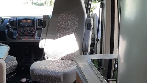 Travelcar – Beautiful cool modern 2 person camper bus