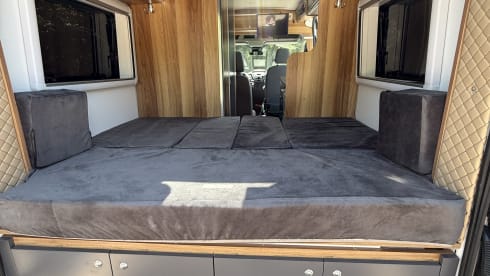 Camper – 2p Ford bus from 2015
