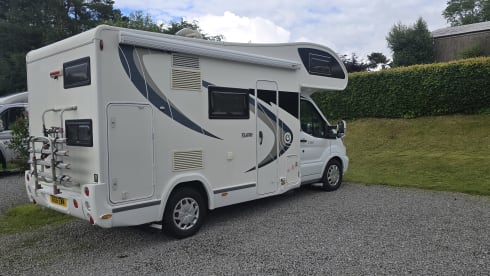 6 berth Chausson 