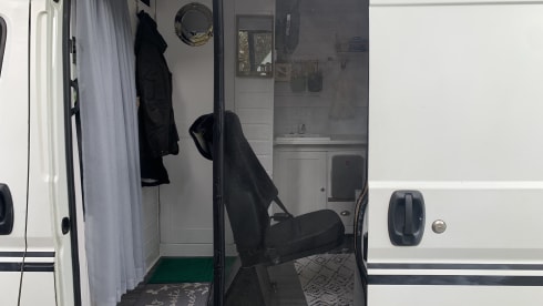 Nujay – 4 berth Peugeot campervan from 2016