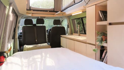 Benji – 4 berth Volkswagen bus from 2017