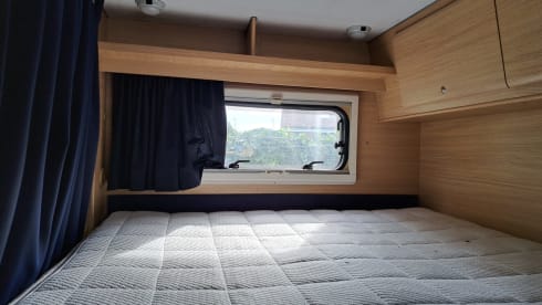 Spacious 6-person. family camper complete