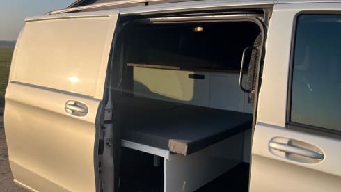 2-Personen-Bus von Mercedes-Benz aus dem Jahr 2014