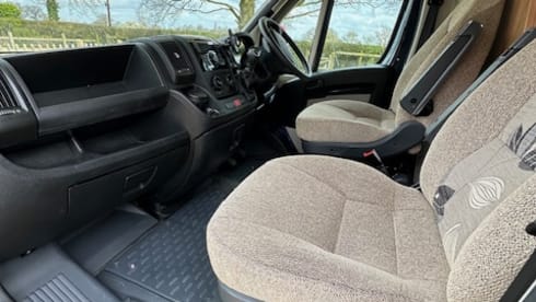 6 berth Swift Escape 696