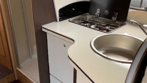 Our cozy home on wheels – 4p McLouis Sovereign semi-integrated from 2022
