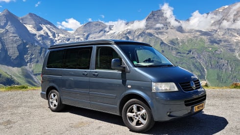 Happy Camper – Luxury 4/5p bus camper Volkswagen Multivan from 2008