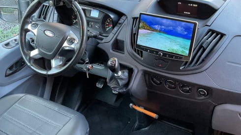 Spacious, modern and complete Off-Grid 2P Campervan