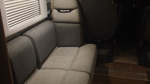 Wanderlust – Modern 6-Berth Motorhome with 5 Seatbelts - Your Adventure Awaits!