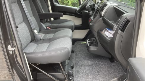 Fiat Ducato bus camper, 3 persons. 2.10 standing height!