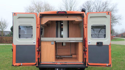 Oranje Boven – Pössl Camperbus 2 Win R Plus from 2019 with 163 HP and Euro6