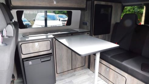 Cherry🚐 – 4 berth VW T6 Campervan 