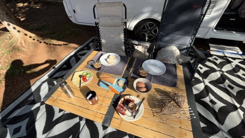 Adria Coral 670 met lengtebedden. Met alles erop en eraan! 