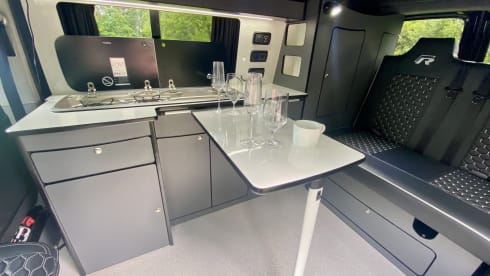 Camperino  – VW Campervan T28 Pop, 4 Berth