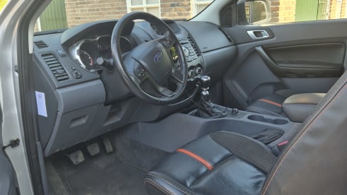 Ford Ranger pick-up camper
