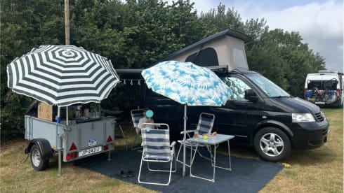 Tom – 4-person Volkswagen campervan from 2006
