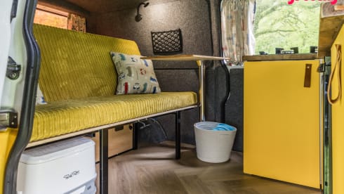 Sunset – 2p Volkswagen campervan from 1999