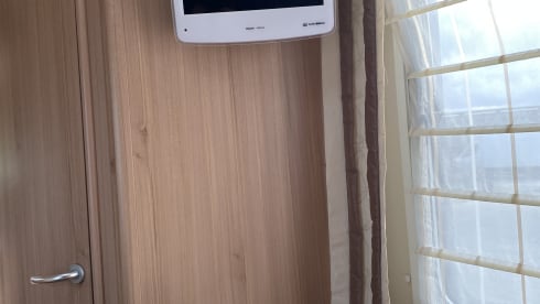 Burstner ixeo time 734 – Very luxurious camper queen-size bed air conditioning Nespresso