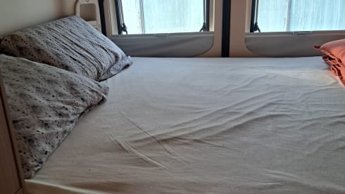 SunnieSunliving – 2-person Fiat Ducato bus from 2017