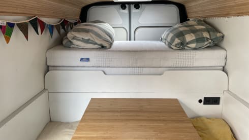 Mooi omgebouwde bus voor twee personen!