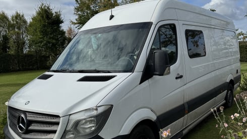 SJEF – Sfeervolle 4p off-grid familie buscamper