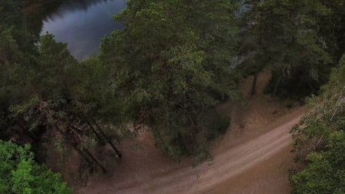 Oos Böske – Oos Böske – Buscamper 2/3 person Renault Master (2 x length bed!)