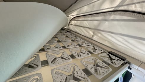 ROADSTORE 53230 – Mercedes Marco-Polo V250 190CV 4MATIC fitted van rental 4 beds