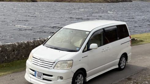 Otto – Toyota-Wohnmobil mit 2 Schlafplätzen, Baujahr 2006