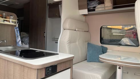 BusCamper Bavaria - 2 personen (+ 1 hond)