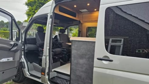 Sprinterella – Off-Grid Mercedes Benz Sprinter - great spec