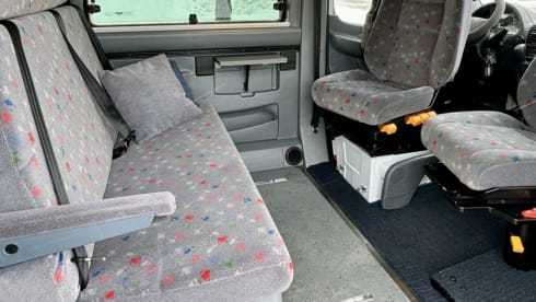 ELENA E IL SUO "CAMPY " – VIAGGIA IN LIBERTA CON MERCEDES WESTFALIA JAMES COOK