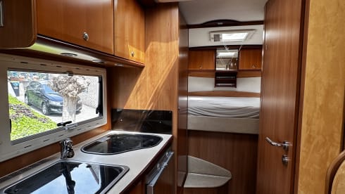Camp’o’mobile – 4p Mercedes Sprinter Concorde semi-integrated uit 2008