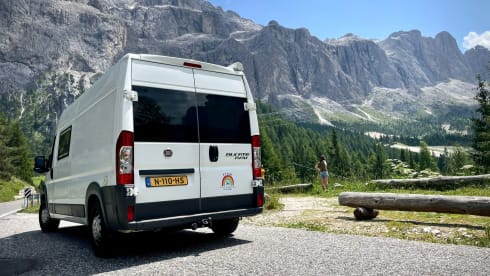 Flow  – On an adventure with this cool DIY Fiat Ducato MultiJet 150 185 HP