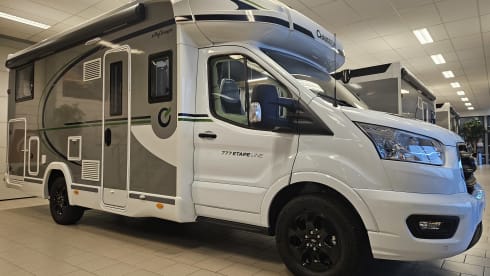 GZX-72-N – Chausson 777GA Automatic Etape Line very luxurious, km free!