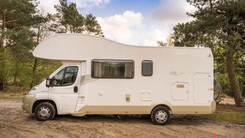 Mobile home with 6 sleeping places - My home is where my camper is