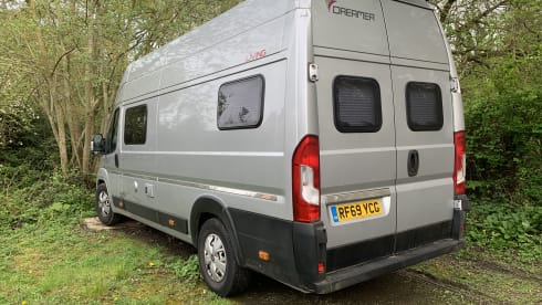 Dreamer – 5 berth Fiat Ducato camper van