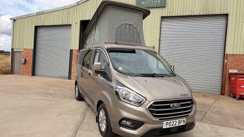 Blondie – 4 berth Ford campervan from 2022