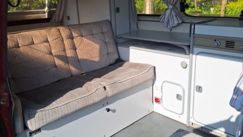 Humpie – 4p Volkswagen campervan from 1987