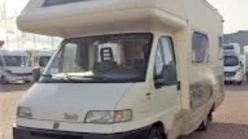 Cristian  – Camper mansardato funzionale spazioso e comodo