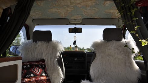 Try Vanlife – Try Vanlife Off the grid Ducato with large bed!