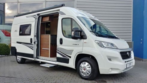 I-type – New bus camper with 4 permanent sleeping places