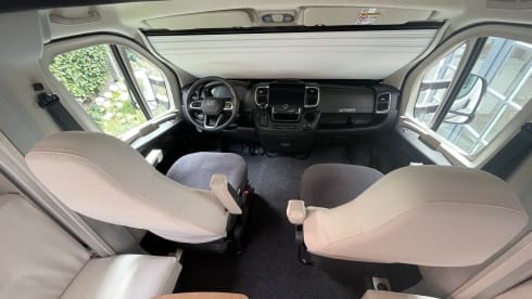 Superdelux campertje – 2p Pilote P690D EXPRESSION semi-integrated from 2025