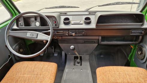 3p Volkswagen bus from 1983
