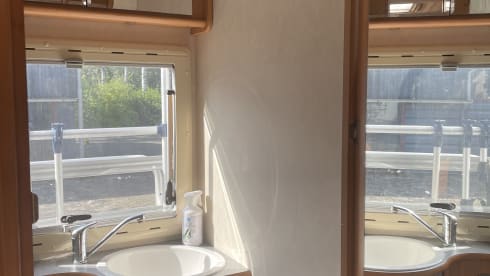 Nette ruime Adria Familie camper